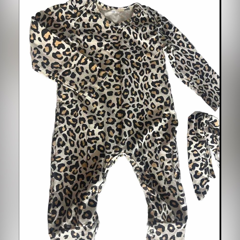 Toddler girl size‎ 24M leopard print one piece with easy access snaps.
